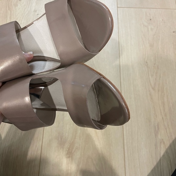 MICHAEL Michael Kors Beige Patent Heels - Picture 7 of 10